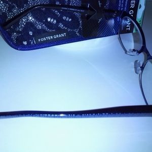 FOSTER GRANT 1.50 READERS BLUE FRAME NEW WITH CASE